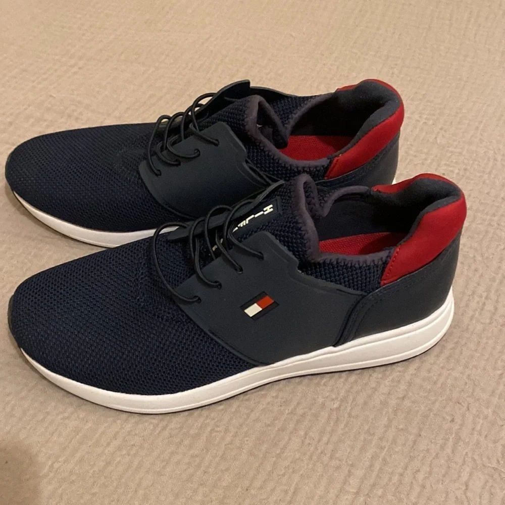 Tommy Hilfiger Navy and Red Sneakers. Size 8 . New. - Picture 10 of 10